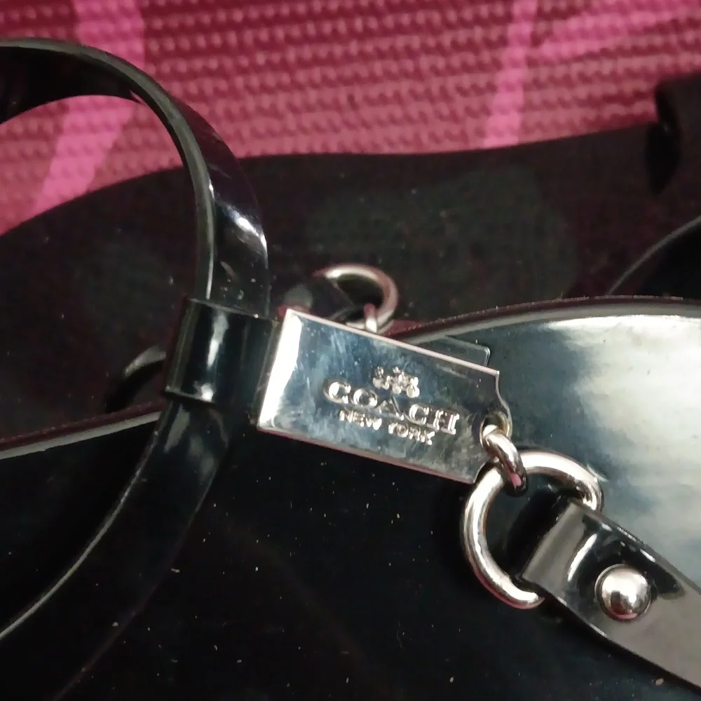 Coach - Picture 2 of 6